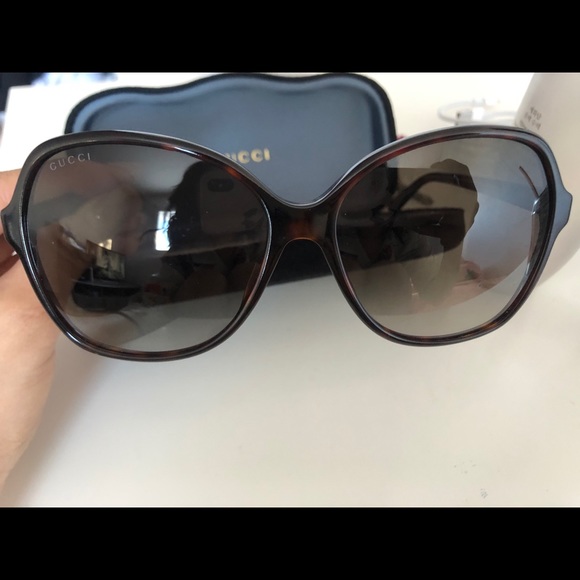 Authentic Tortoise Roung sunglasses with GG. - Picture 2 of 8